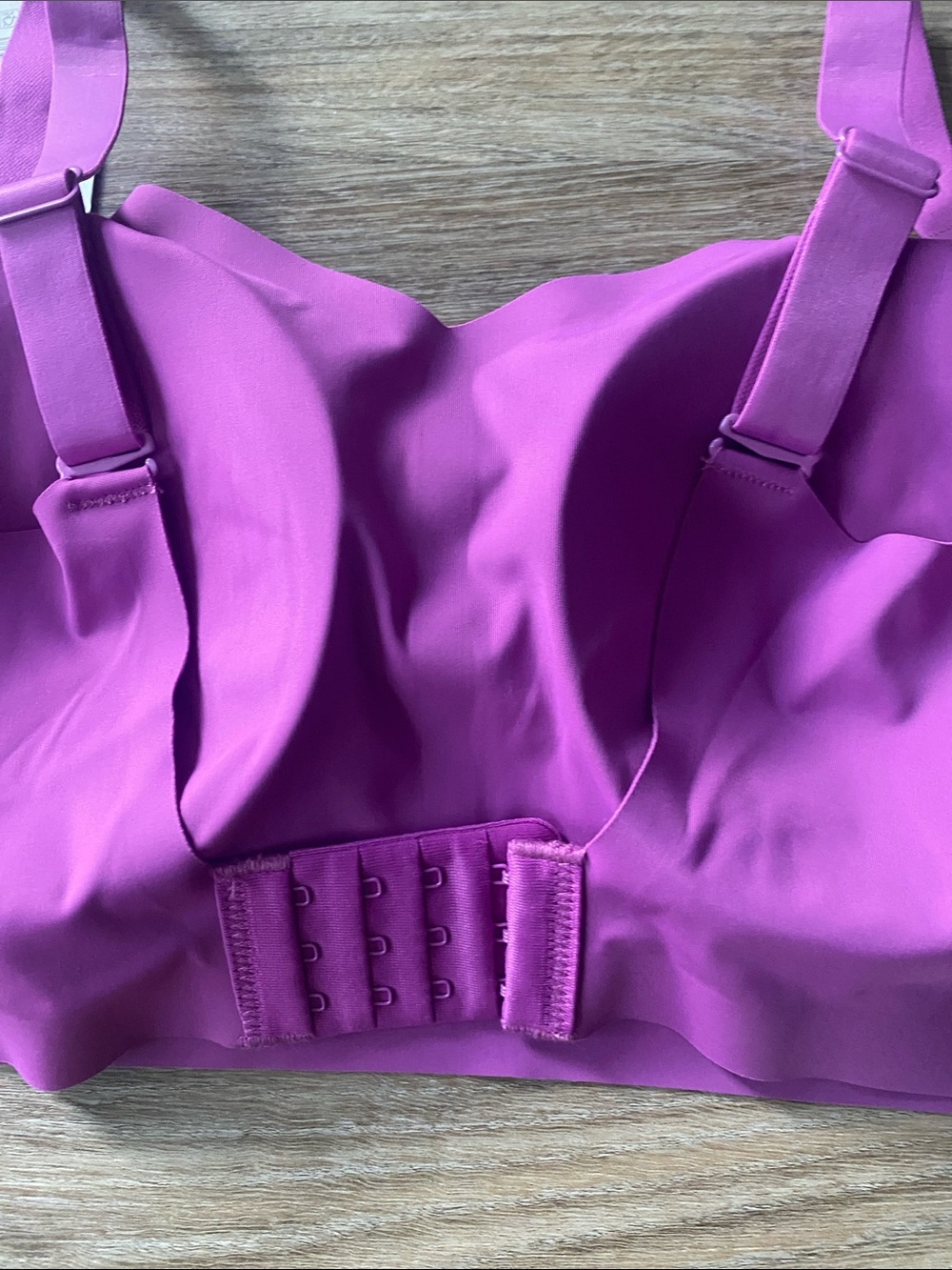 No Boundaries Wireless Seamless Bra in Magenta - Picture 3 of 3